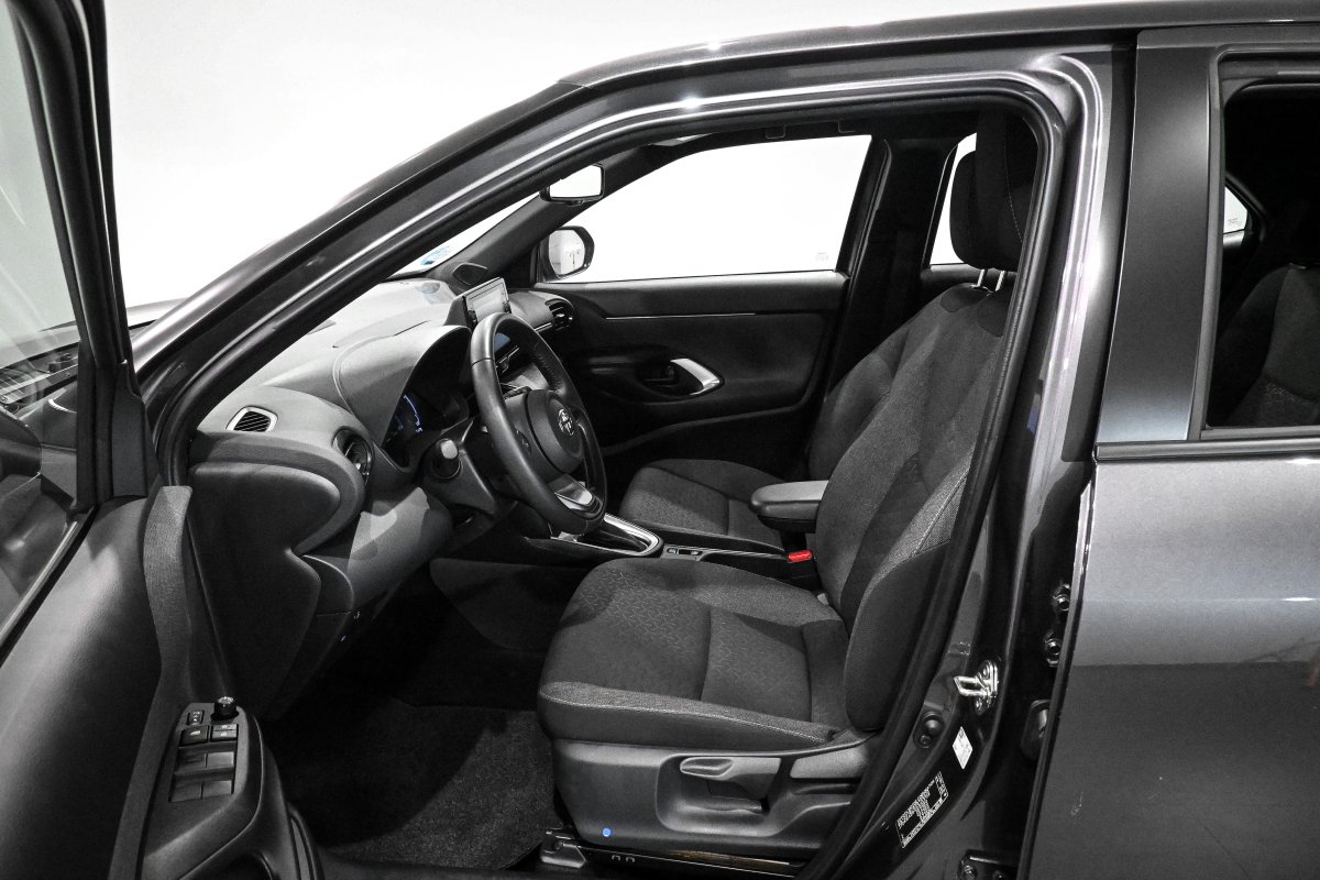 Foto Toyota YARIS CROSS  10