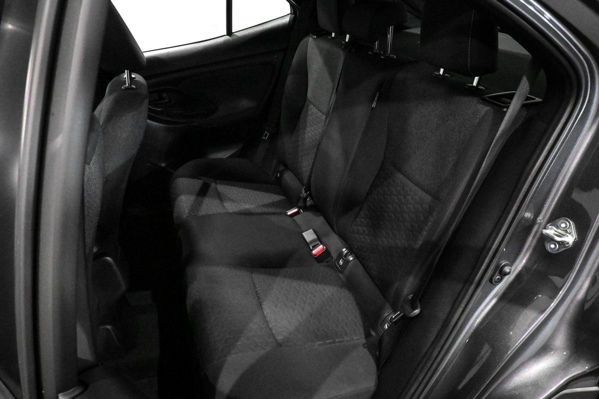 Foto Toyota YARIS CROSS  11