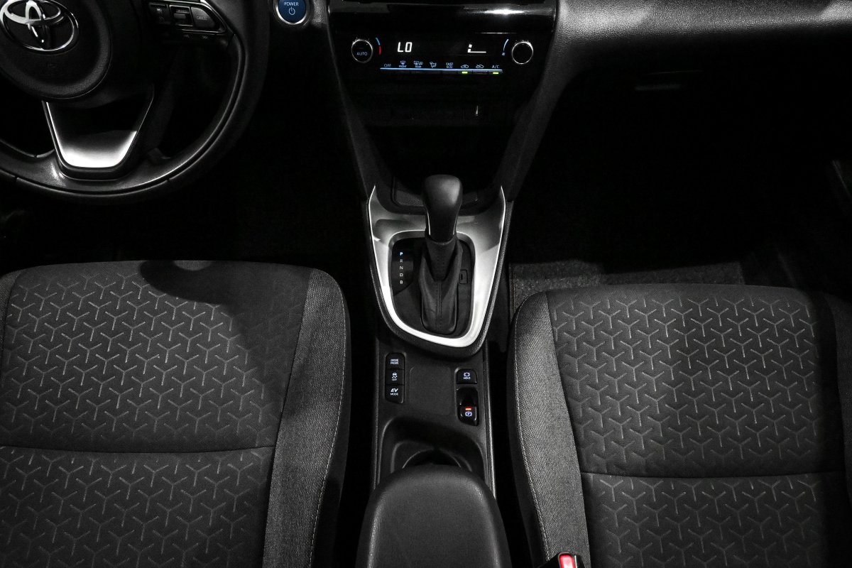 Foto Toyota YARIS CROSS  19