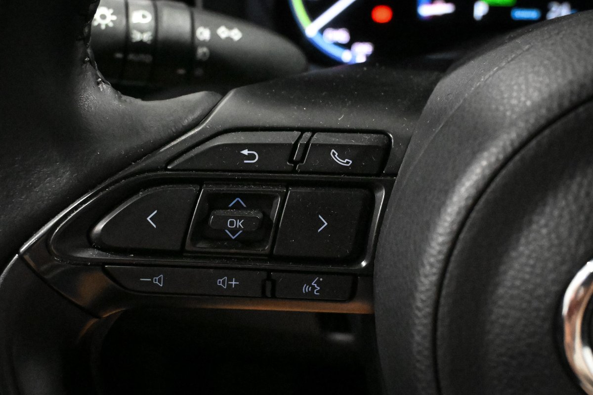 Foto Toyota YARIS CROSS  24