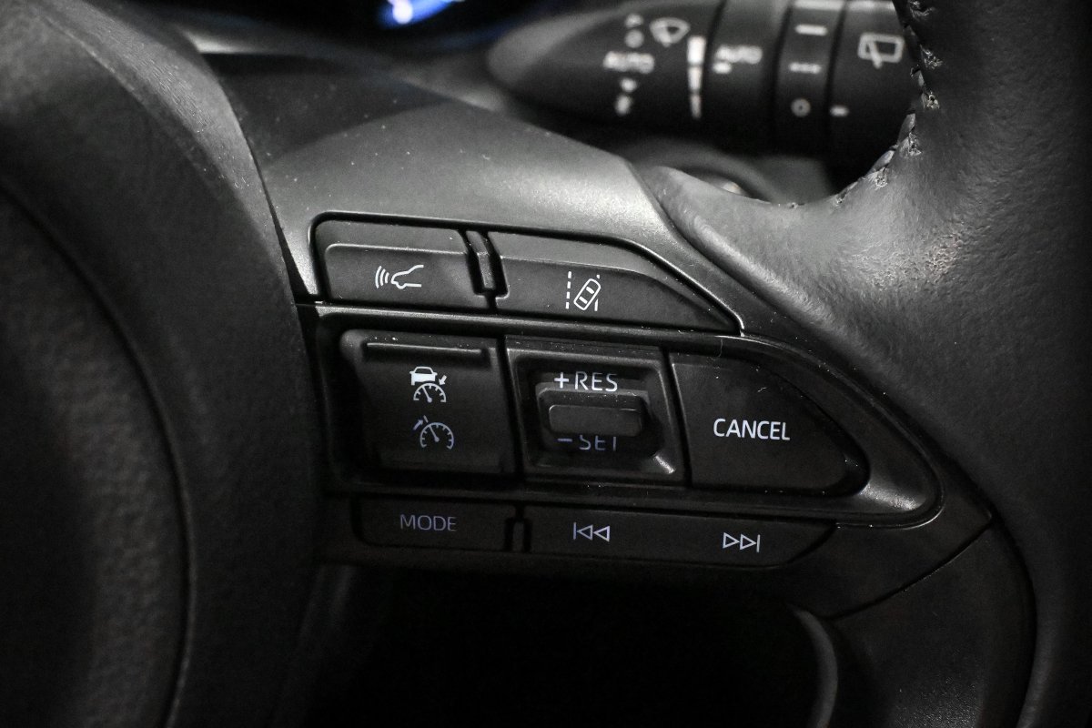 Foto Toyota YARIS CROSS  25