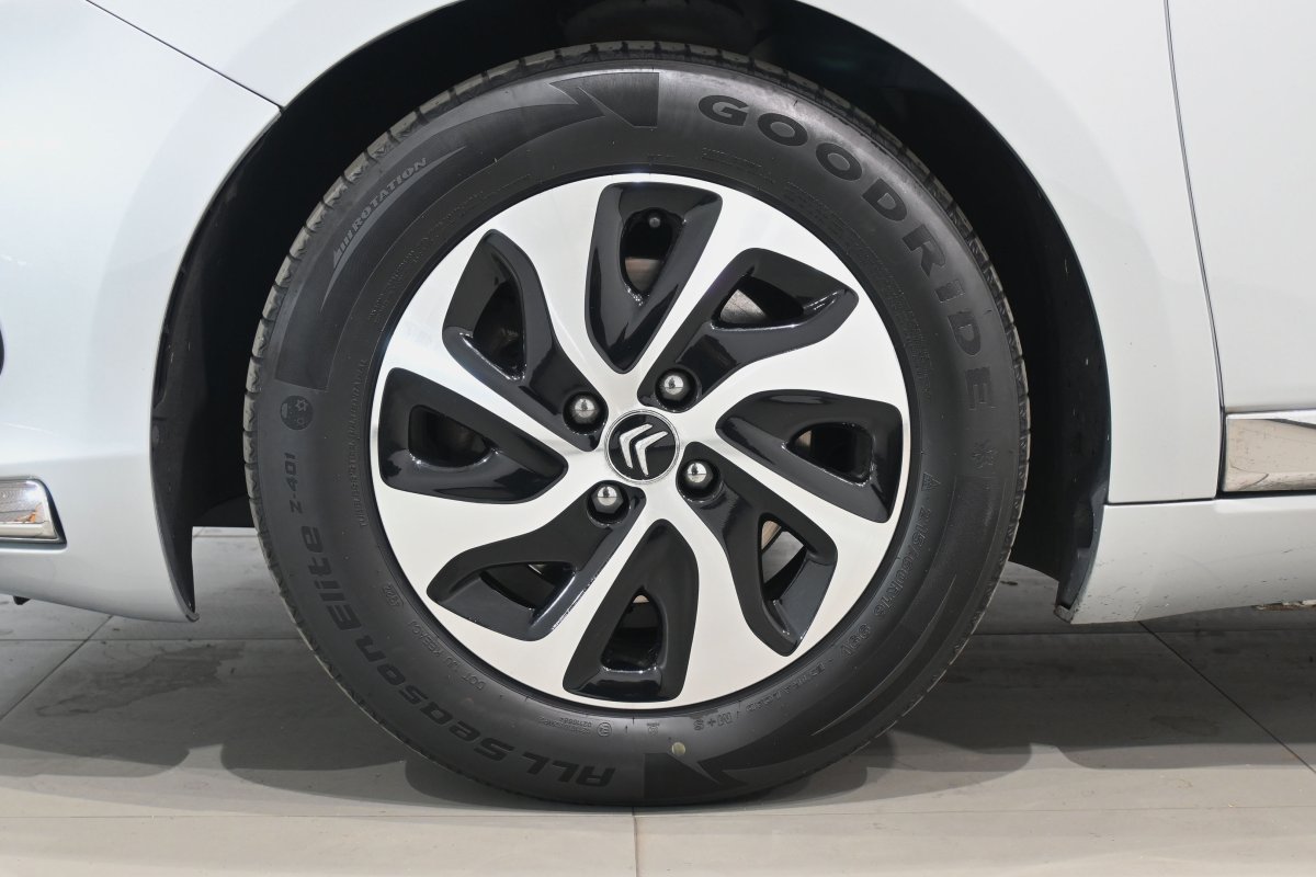 Foto Citroen DS5 29