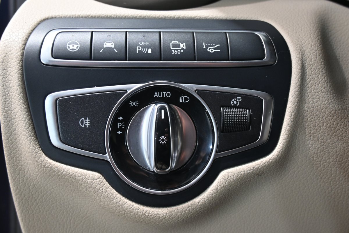 Foto Mercedes-Benz GLC 30