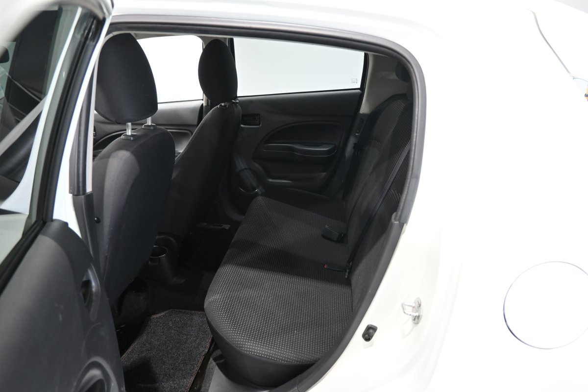 Foto Mitsubishi Space 11