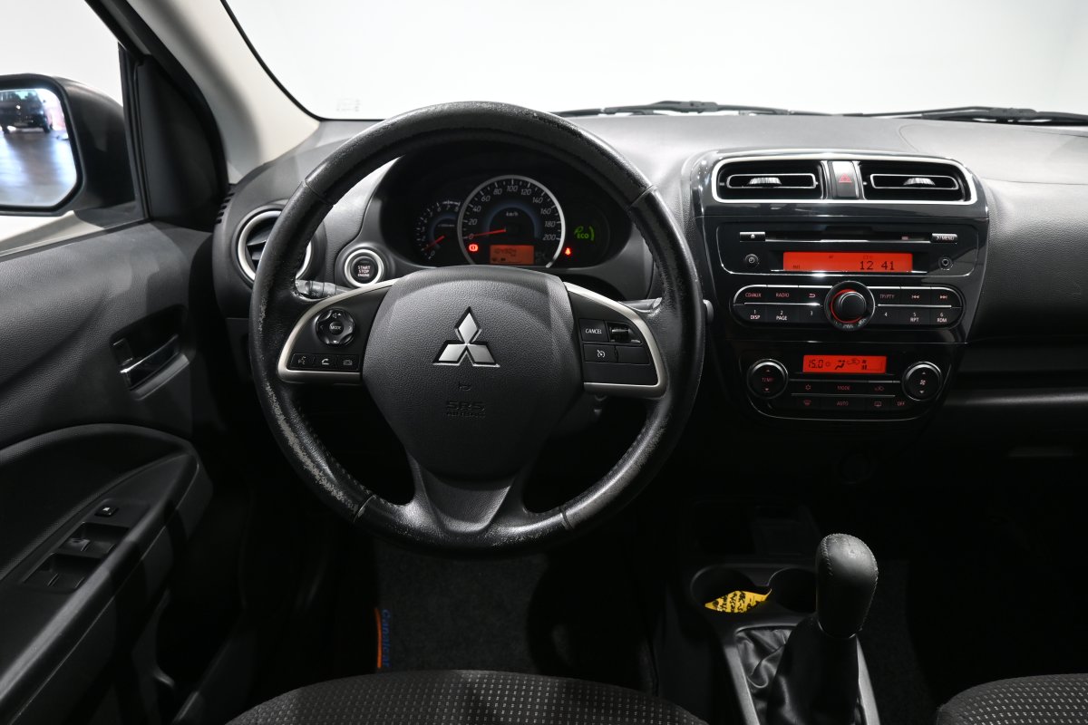 Foto Mitsubishi Space 18