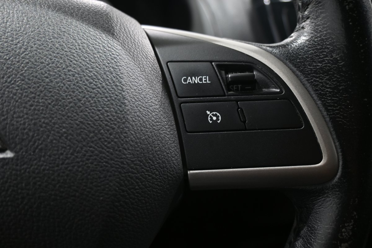 Foto Mitsubishi Space 20