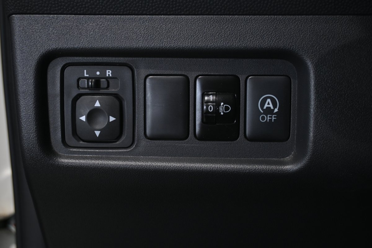 Foto Mitsubishi Space 23