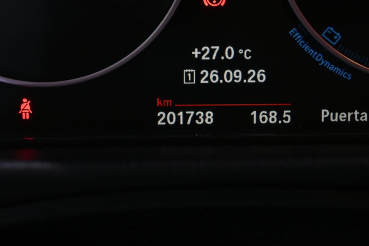 Foto Bmw 318dA 10