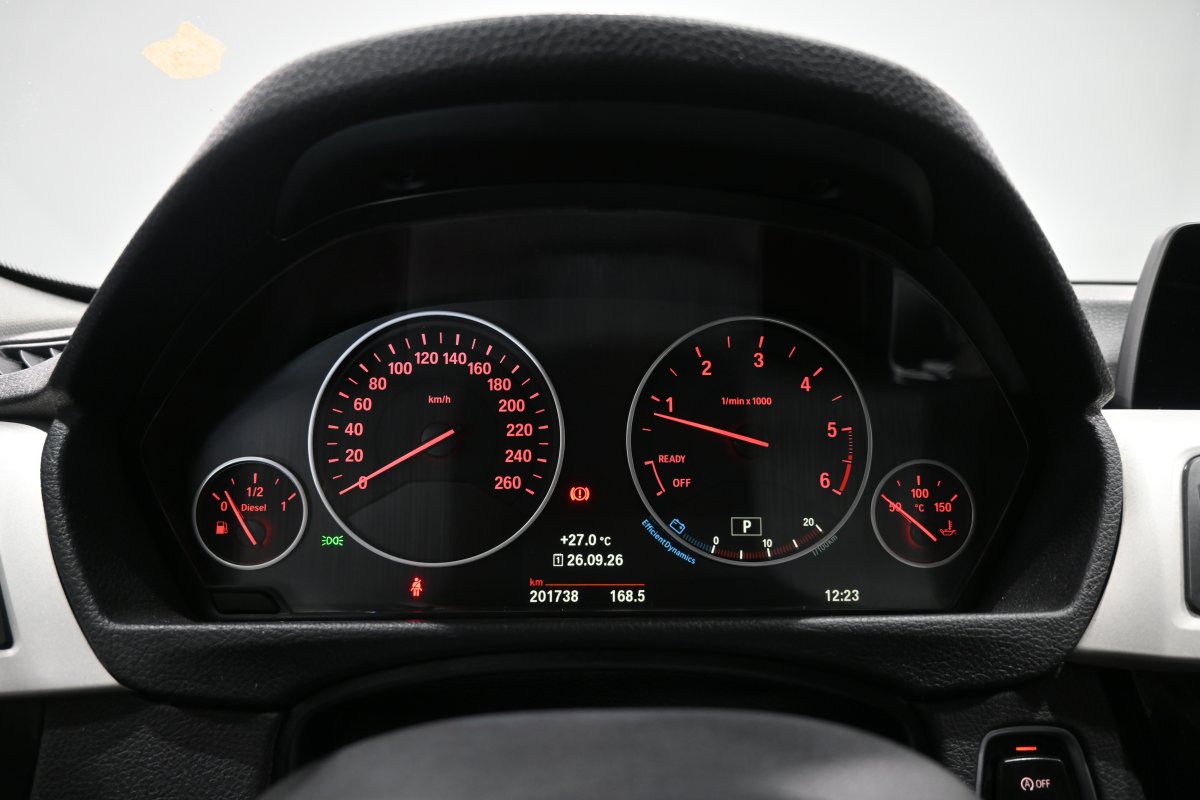 Foto Bmw 318dA 11