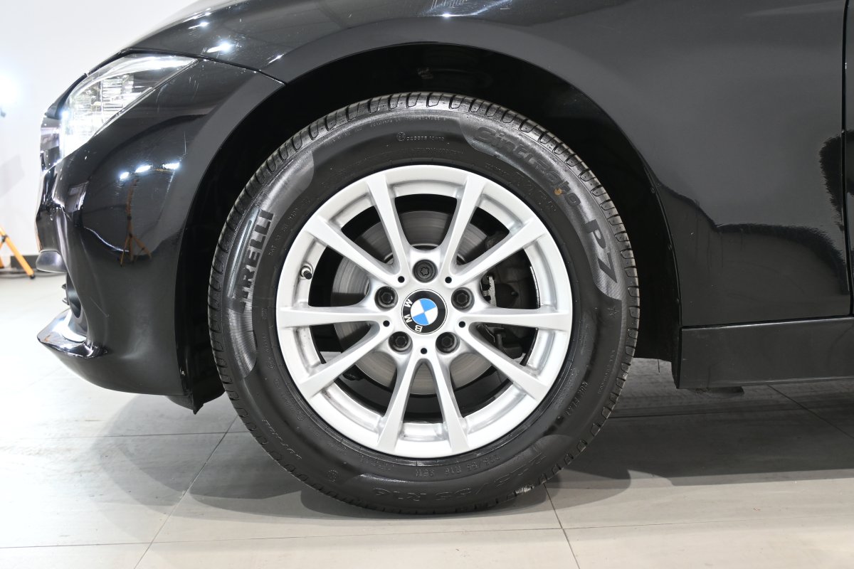 Foto Bmw 318dA 23