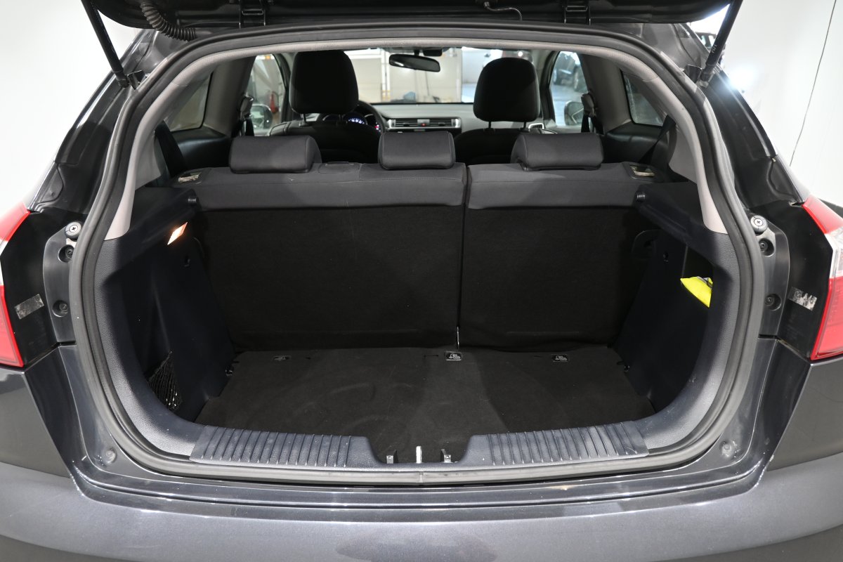 Foto Kia Rio 8