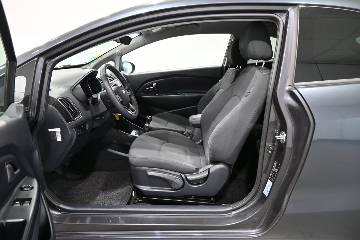 Foto Kia Rio 10
