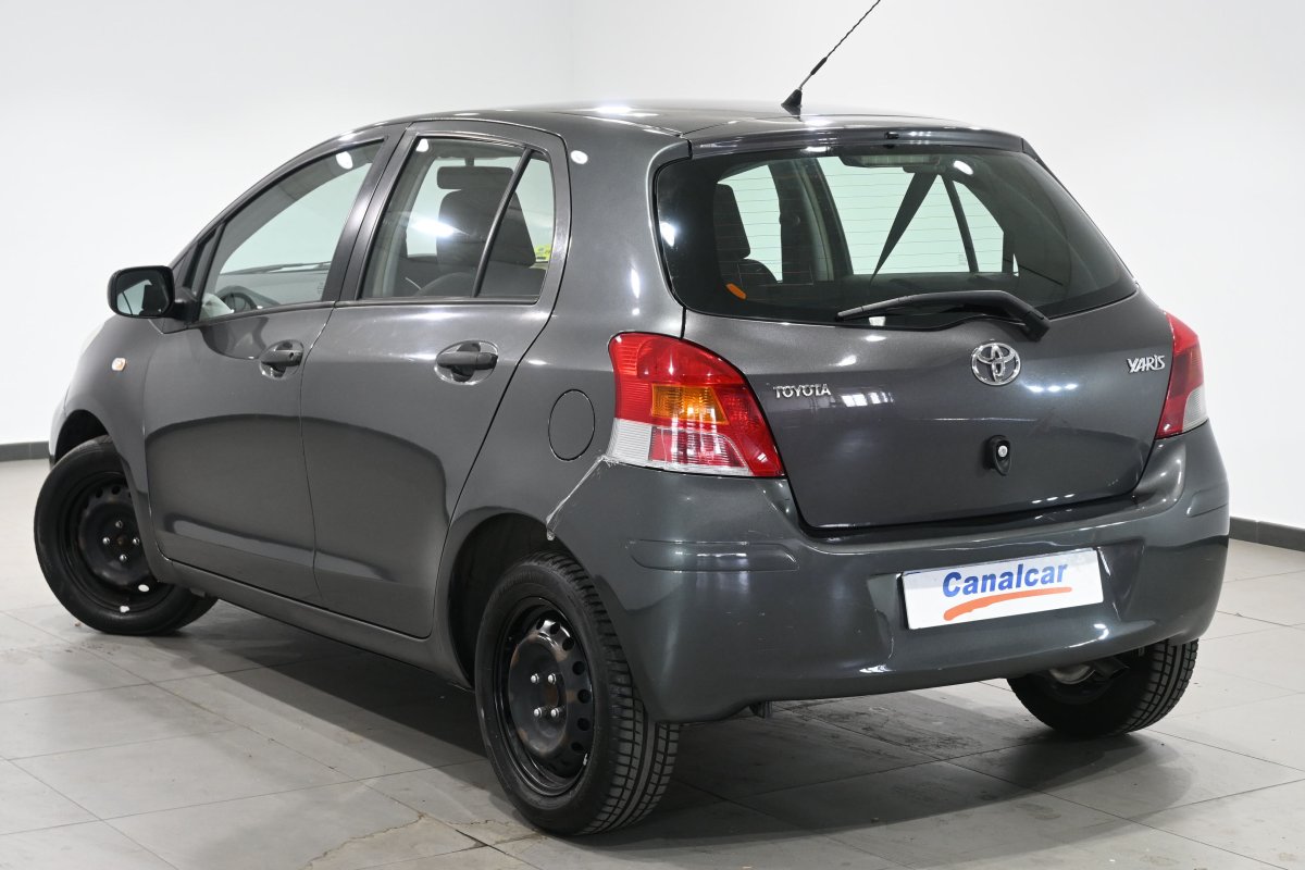 Foto Toyota Yaris 8