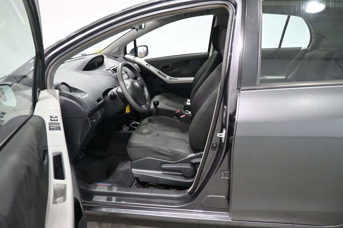 Foto Toyota Yaris 10