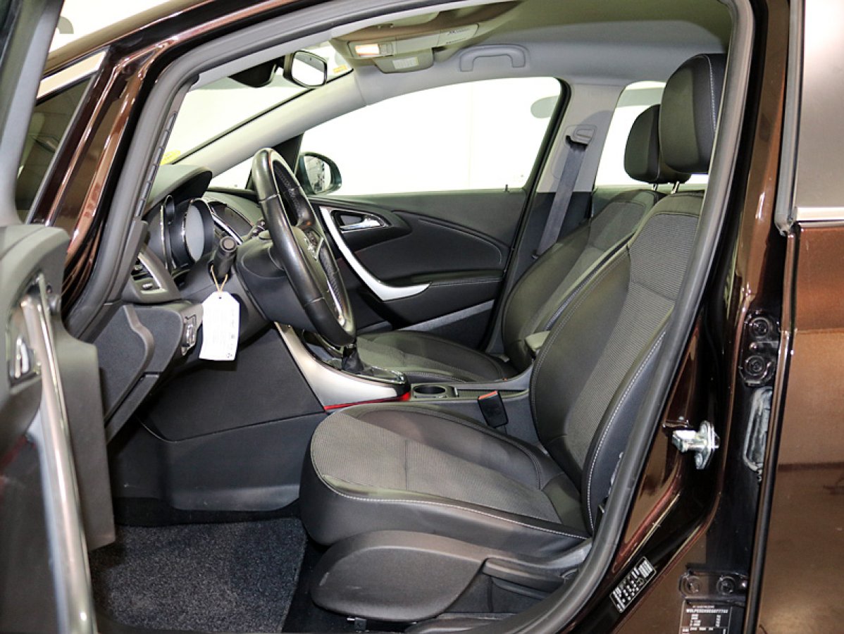 Foto Opel Astra 14