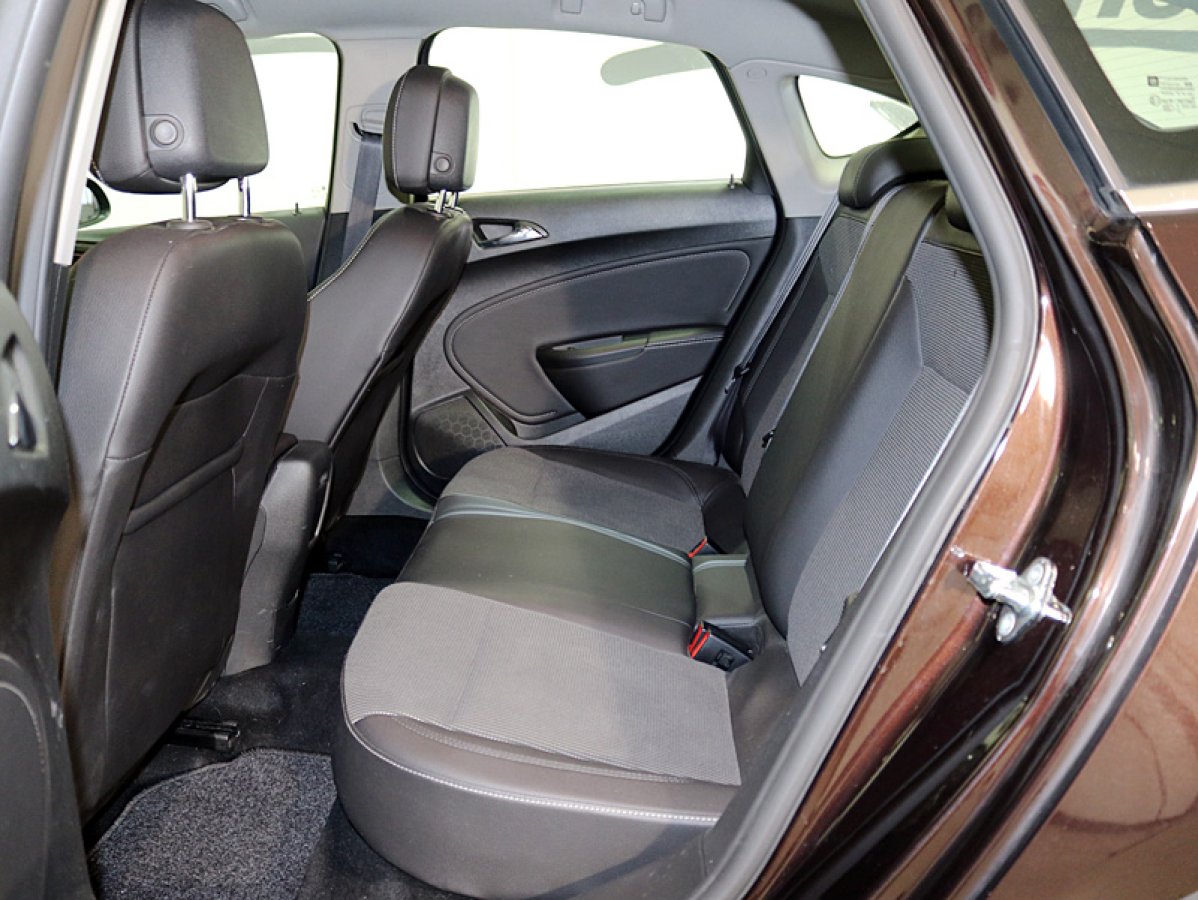 Foto Opel Astra 15