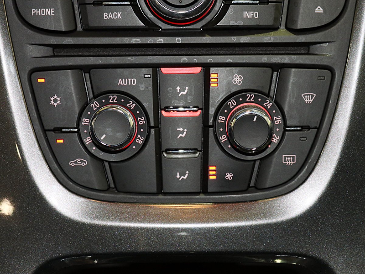 Foto Opel Astra 26