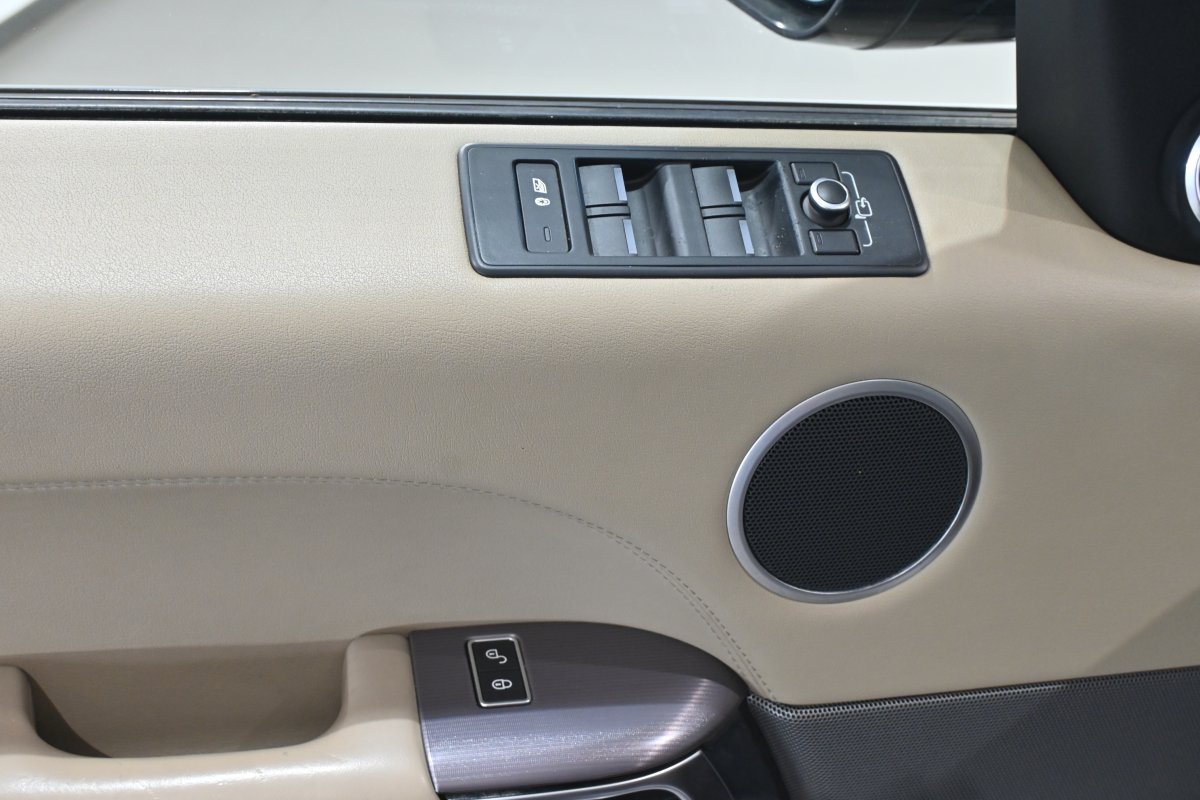 Foto Land Rover Range 32