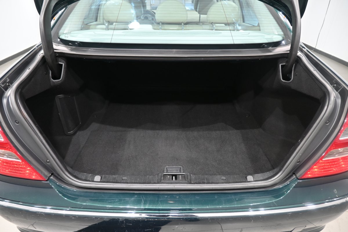 Foto Mercedes-Benz E 8