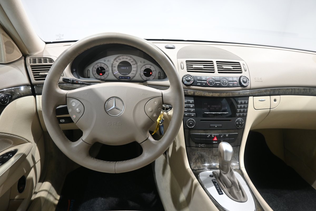 Foto Mercedes-Benz E 18