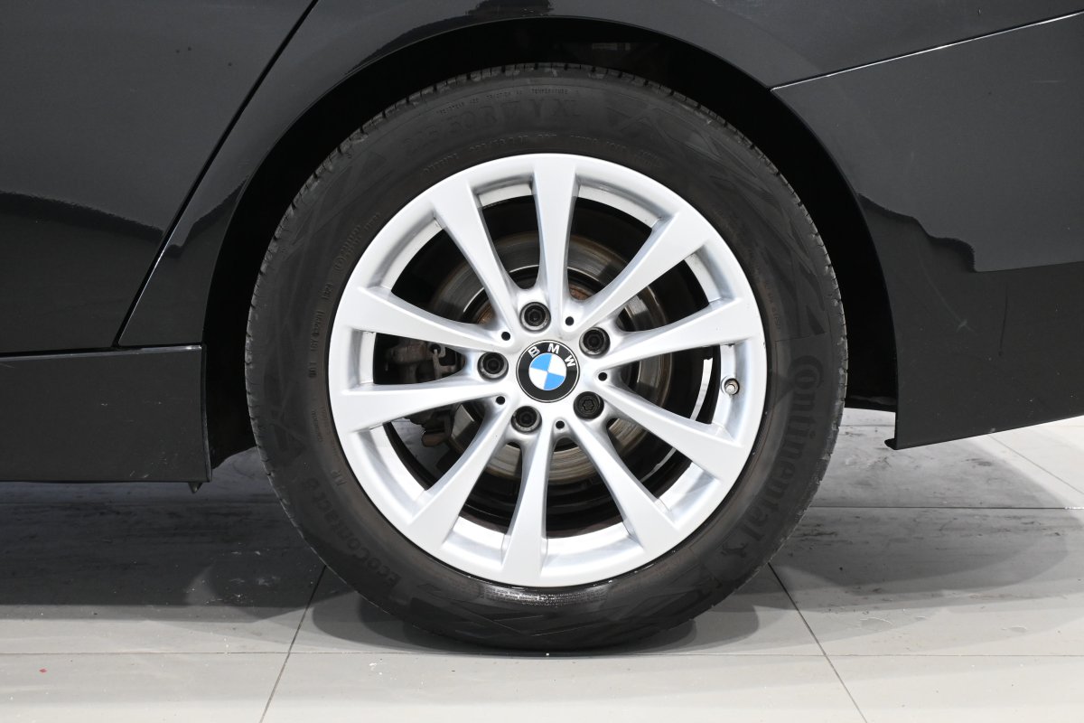 Foto Bmw 318dA 29
