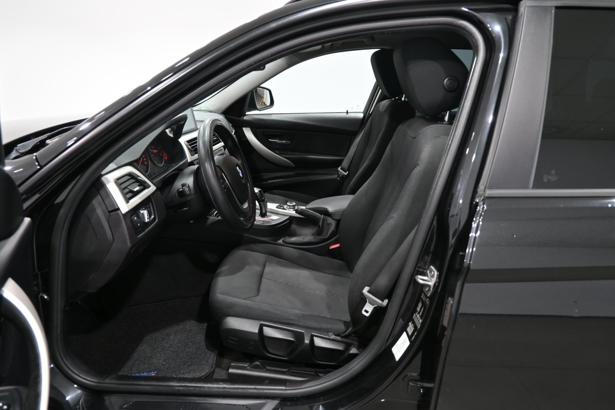 Foto Bmw 318dA 11