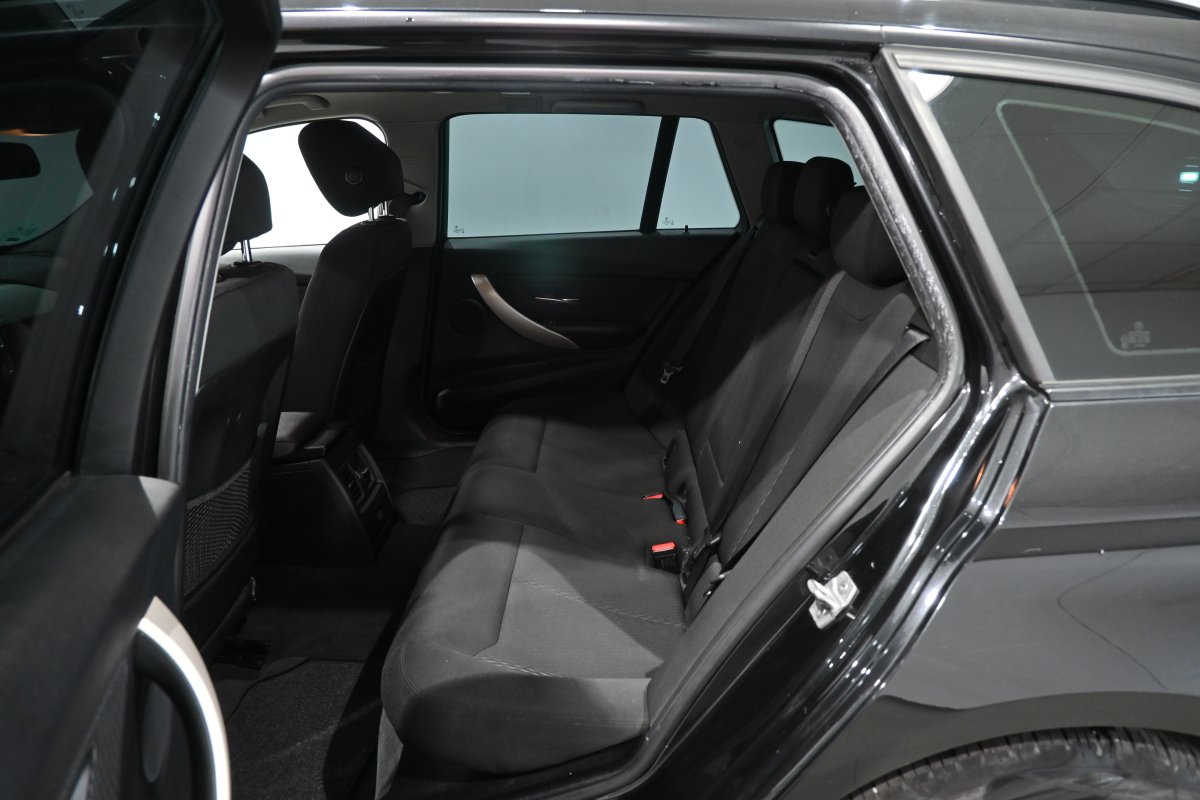 Foto Bmw 318dA 12